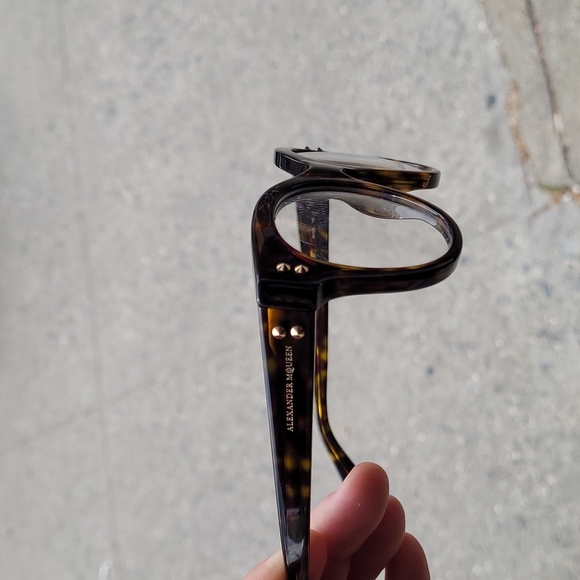 New Alexander Mqueen women's eyeglasses  frame 😍  ❤️ - Picture 7 of 8